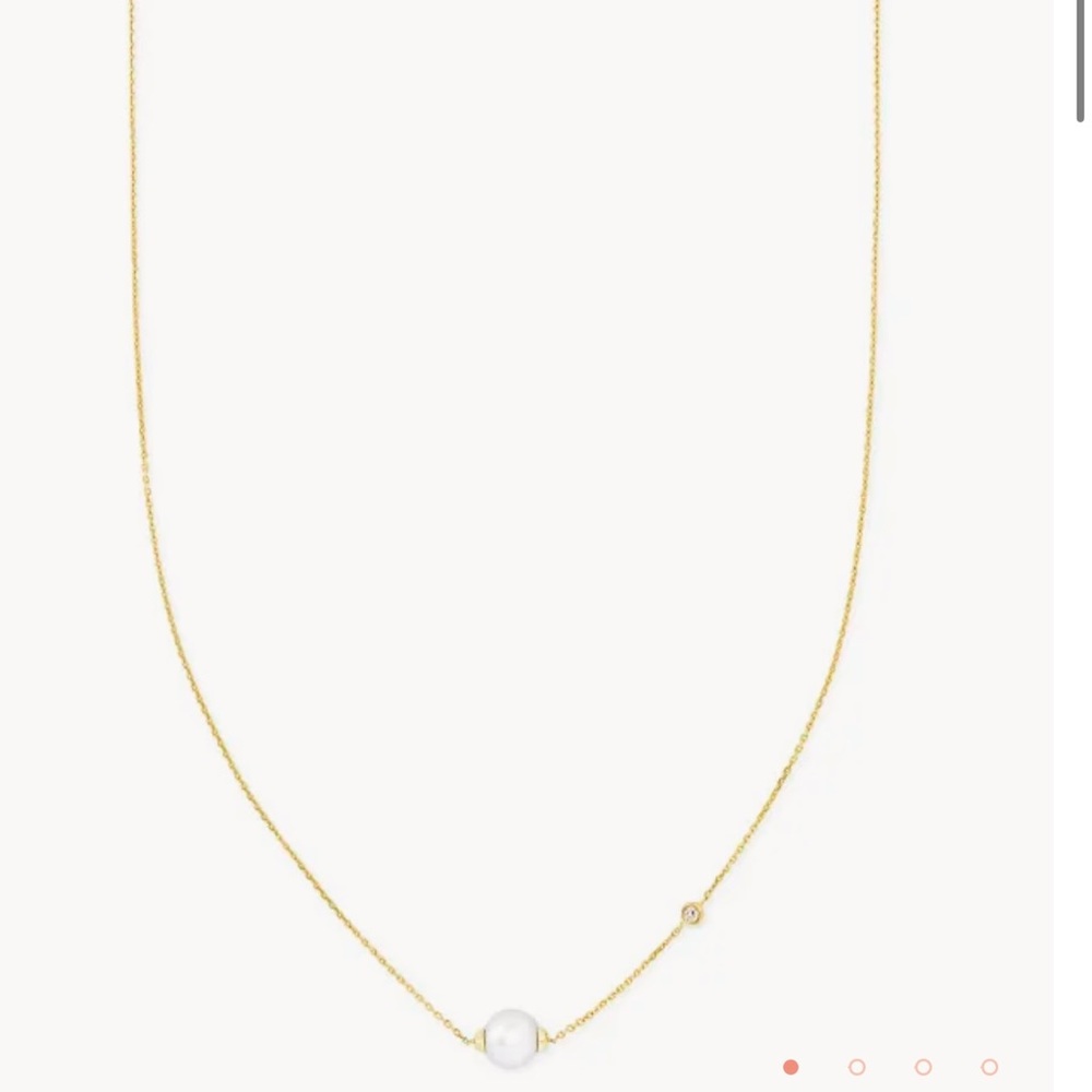 Kendra Scott Gold Necklace in Pearl and Diamond